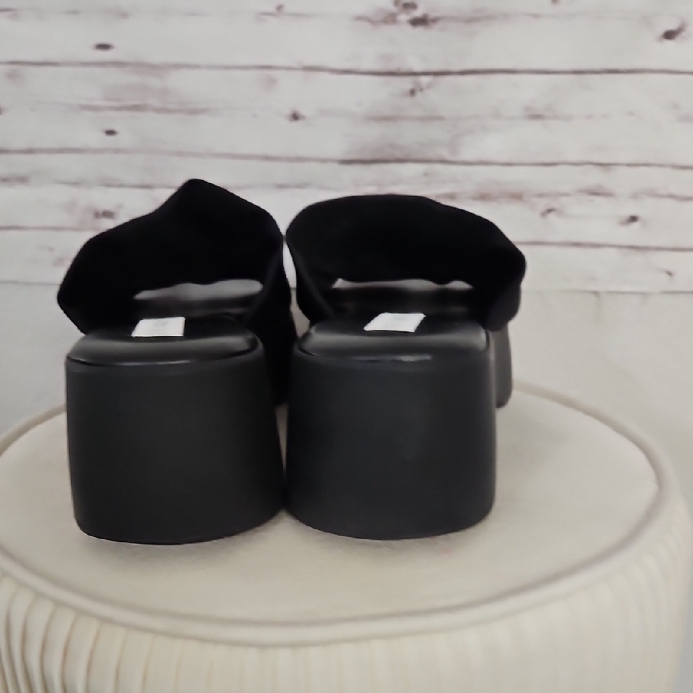 Steve Madden Black Platform Slides - Picture 4 of 8